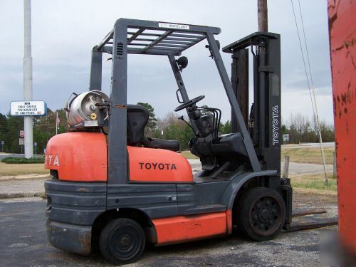 Toyota 4,000 lb cushion tire forklift truck lp gas