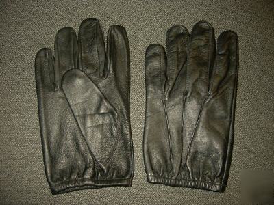 Custom engineered shorty kevlar police issued gloves