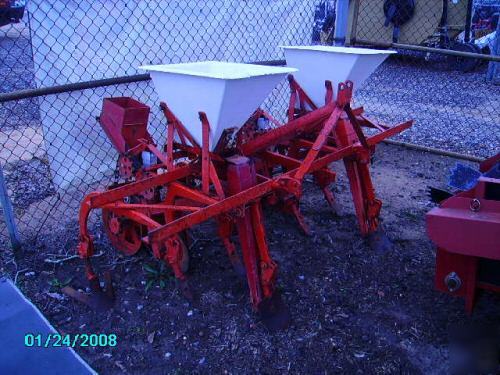 Covington double row planter with culivator