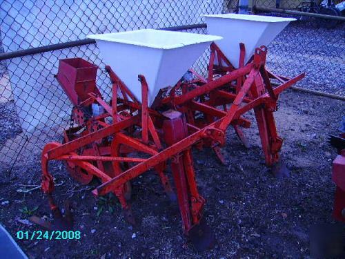 Covington double row planter with culivator