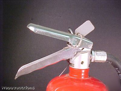 Amerex dry chemical fire extinguisher B500 5 lb e