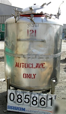 Used: mueller tank, 300 gallon, 304 stainless steel, ve