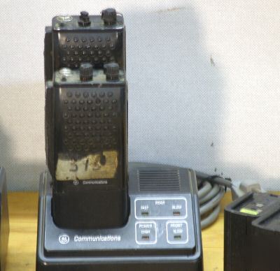 15PC lot ge/ericsson krd-103 2-way radios chargers bats