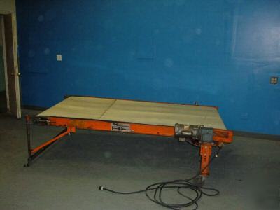 Large belt conveyor. ideal for molding machine, other