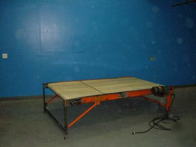 Large belt conveyor. ideal for molding machine, other