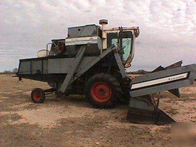 Allis chalmers gleaner m a/c self-propelled combine