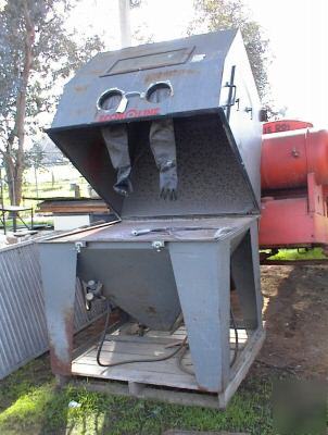 Sand blast abrasive cabinet - econoline 48 X48