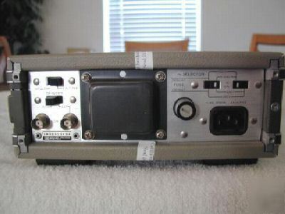 Hp - agilent 3312A 0.1 hz to 13 mhz function generator 
