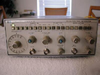 Hp - agilent 3312A 0.1 hz to 13 mhz function generator 