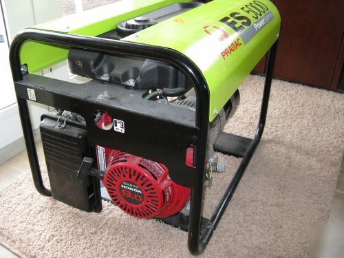 New honda generator portable - sells for $1,300 brand 