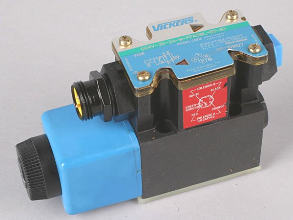 Vickers solenoid valve DG4V-3S-2A-m-FPA5WL-B5-60