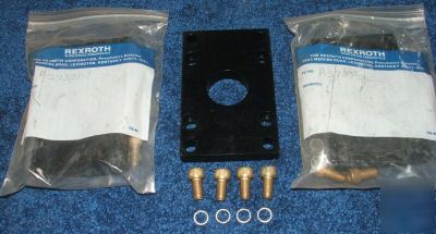 New lot of 3 rexroth flange kits p-57351