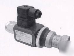 Hydraulic pressure switch 500-3600 psi pressure range