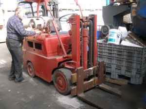 Vintage forklift 1956 clark 5,000# CAPACITY10 ft lift