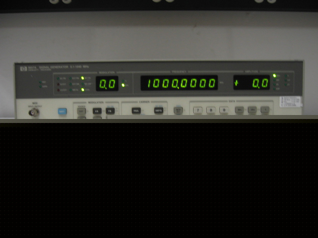 Hp 8657A signal generator / front rf / 0 - 1040 mhz