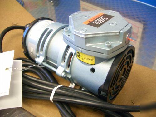 New gast vacuum pump moa-V113-ae brand in box 