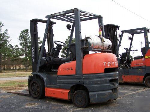 Toyota 4,000 lb cushion tire forklift truck lp gas