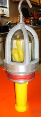 Daniel woodhead portable lighting unit 61430;* *A5