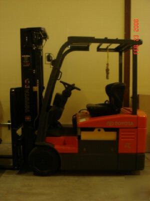 Toyota 3-wheel ac electric 7 series forklift