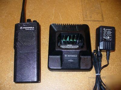 Motorola radius GP300 uhf (438-470MHZ) 4 watt