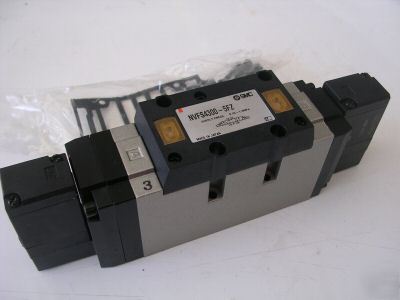 New smc solenoid valve, 3 position NVFS4300-5FZ, 24 vdc