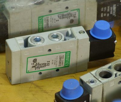 New 5 numatics L23 3/8 double solenoid pilot valves lot