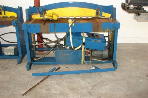 Diacro houdaille hydraulic power sheet metal shear