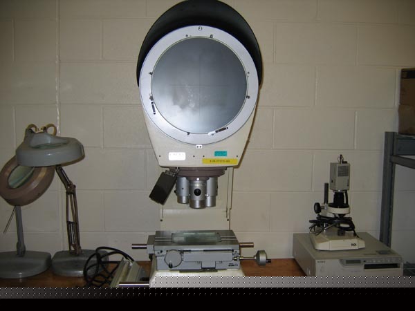 Nikon V12B comparator