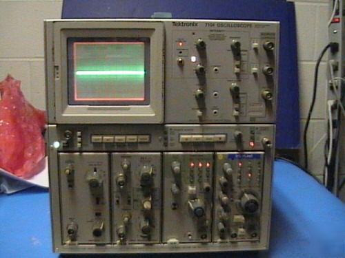 Tektronix model 7104 2 channel oscilloscope w modlues