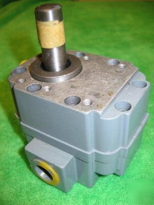 Brown & sharpe gear hydraulic motor pump mfg 3-10A1