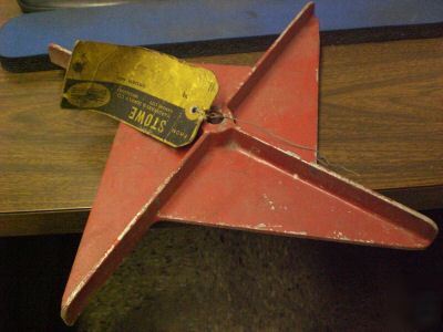 Nos stock ih seeder spreader plate