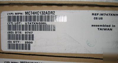 MC74HC132ADR2 motorola 74HC132 t/r 2500PCS MC74HC132