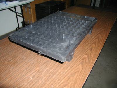 Plastic pallets stackable