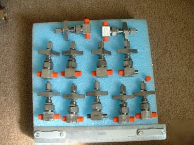 11GLOBE needle valve stainless steel