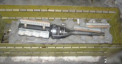 Sunnen precision honing machine w/ tool cabinet 