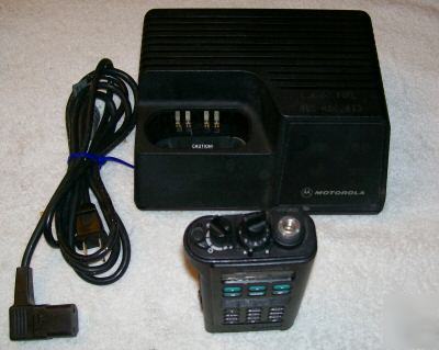Motorola astro saber iii uhf 450-520 mhz H04SDH9PW7AN
