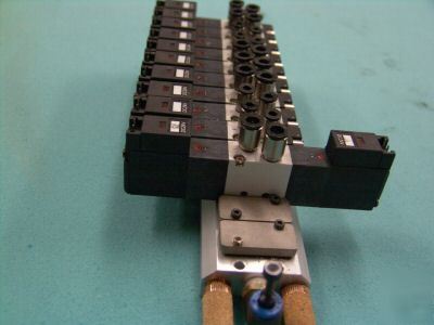 Wusung pneumatic valve and manifold lot K110-4E1 &-4E2 