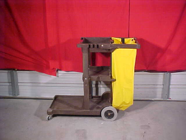 Rubbermaid high capacity janitor cart 