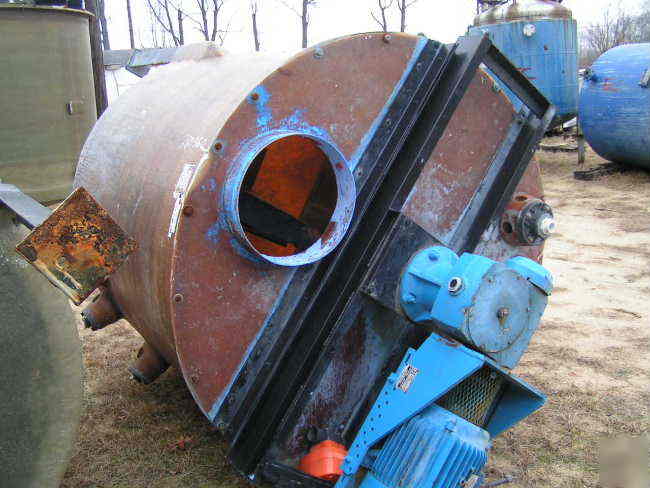 Fiberglass reinforced poly frp 1000 gallon W7.5HP mixer